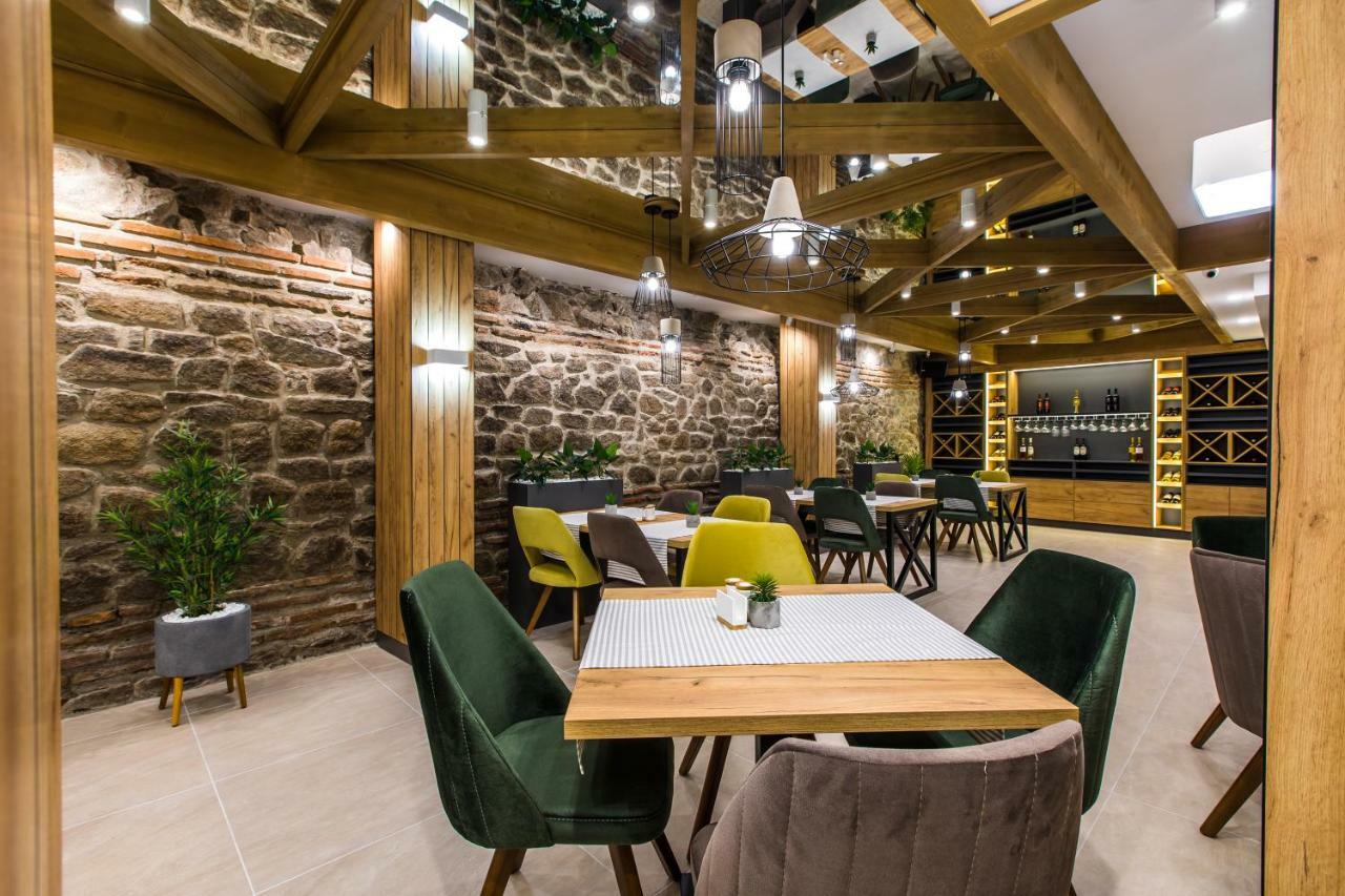Hillhouse Гостьовий будинок 3*