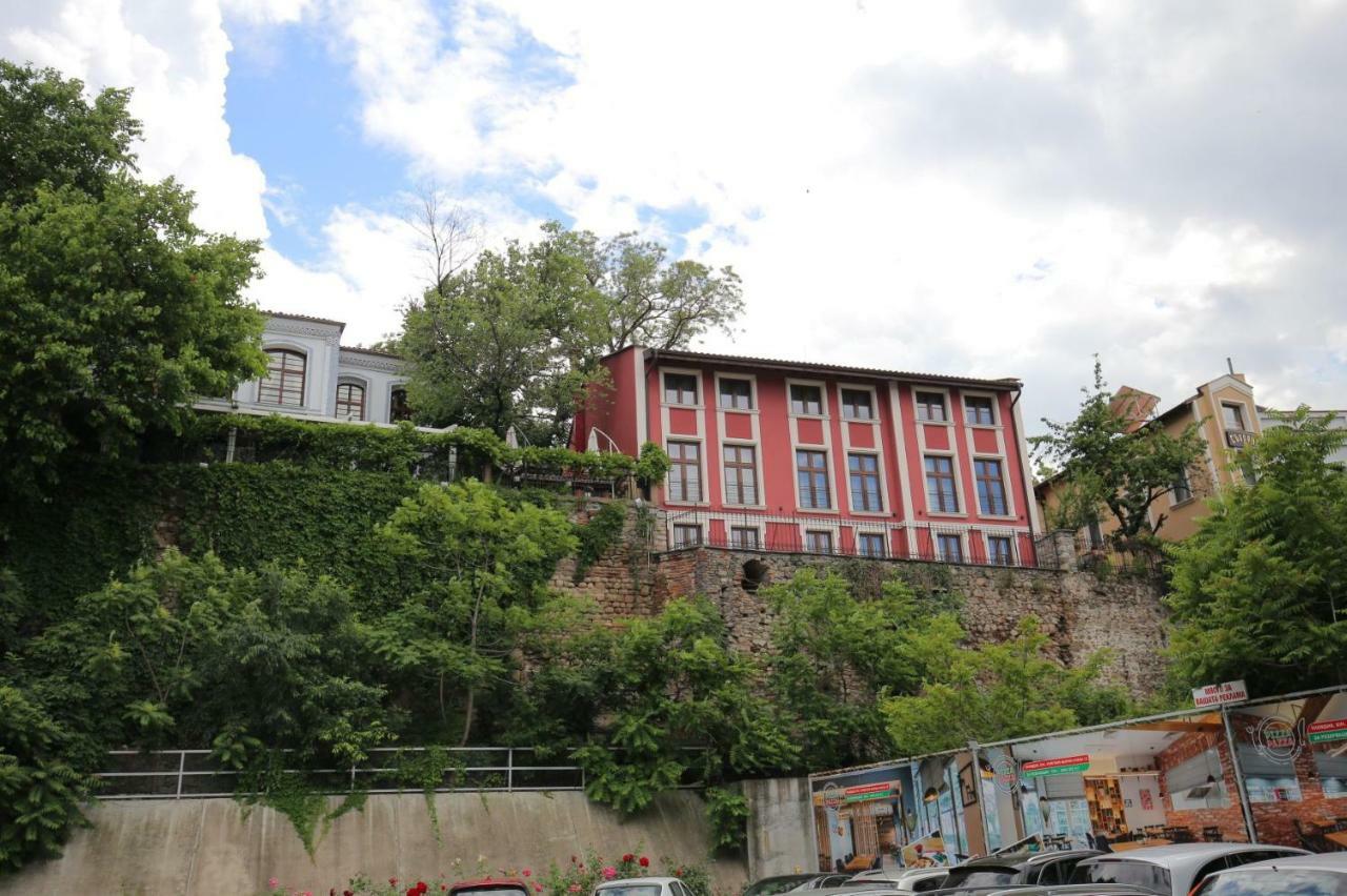 Hillhouse Гостьовий будинок 3*